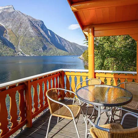 Lovely In Eikesdal With Kitchen *